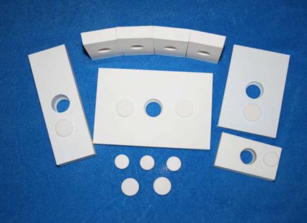 <b>耐磨陶瓷衬板</b>